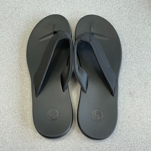 NWOB Body Glove Women's US 10 Flip Flops Thong  Black Sandals - Picture 1 of 5